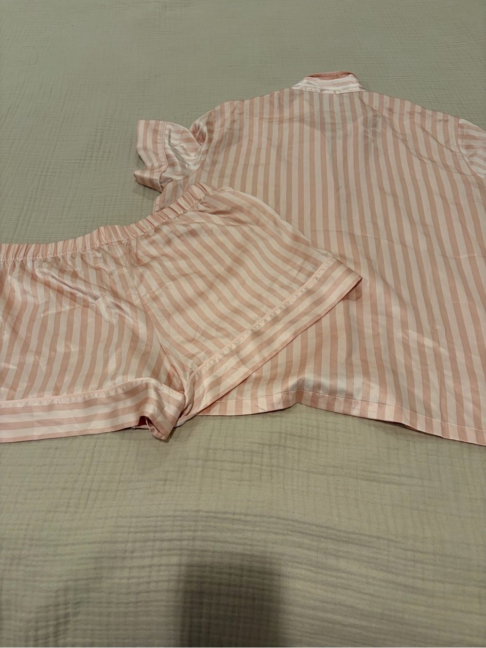 Victoria's Secret Pink Signature Stripe Satin Short Pajama Set Large